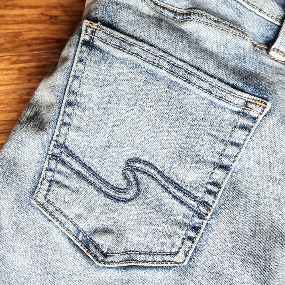 Silver Jeans Co. - image 6